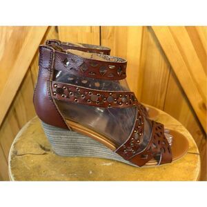 Yellow Box Reinette women Wedge Sandals Size 6.5